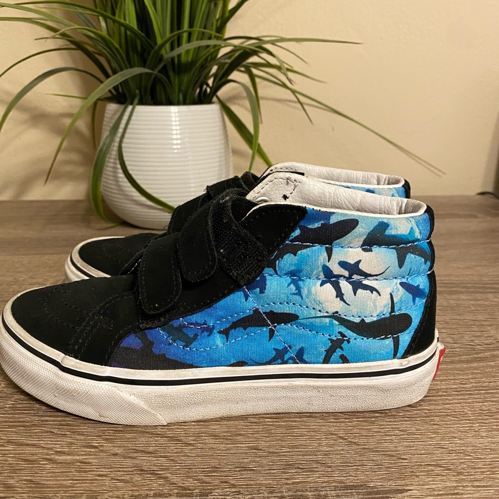 Vans mid top kid shoes, shark print, blue/black